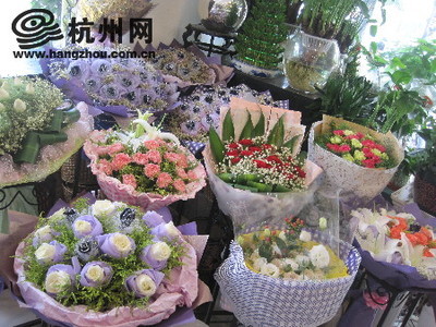 小学生成送花主力，礼品花卉销售开启新篇章